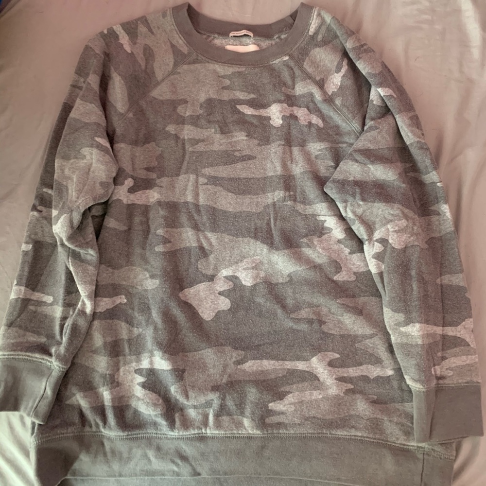 oversized camo crew neck